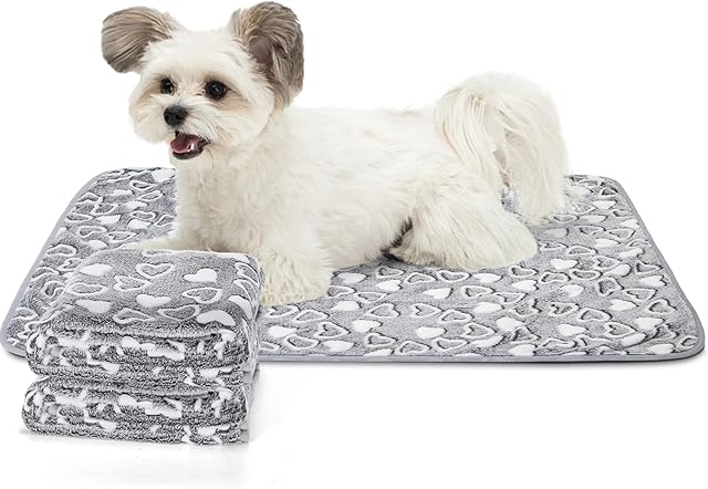 Nobleza Dog Blanket Washable for Medium Dogs - 100x80cm Pet Blanket Cat Blanket Puppy Blanket Heart Pattern Dog Flannel Fleece Blankets Soft & Warm Dog Throw Pet Blankets for Dogs, Grey, 39.4x31.5in