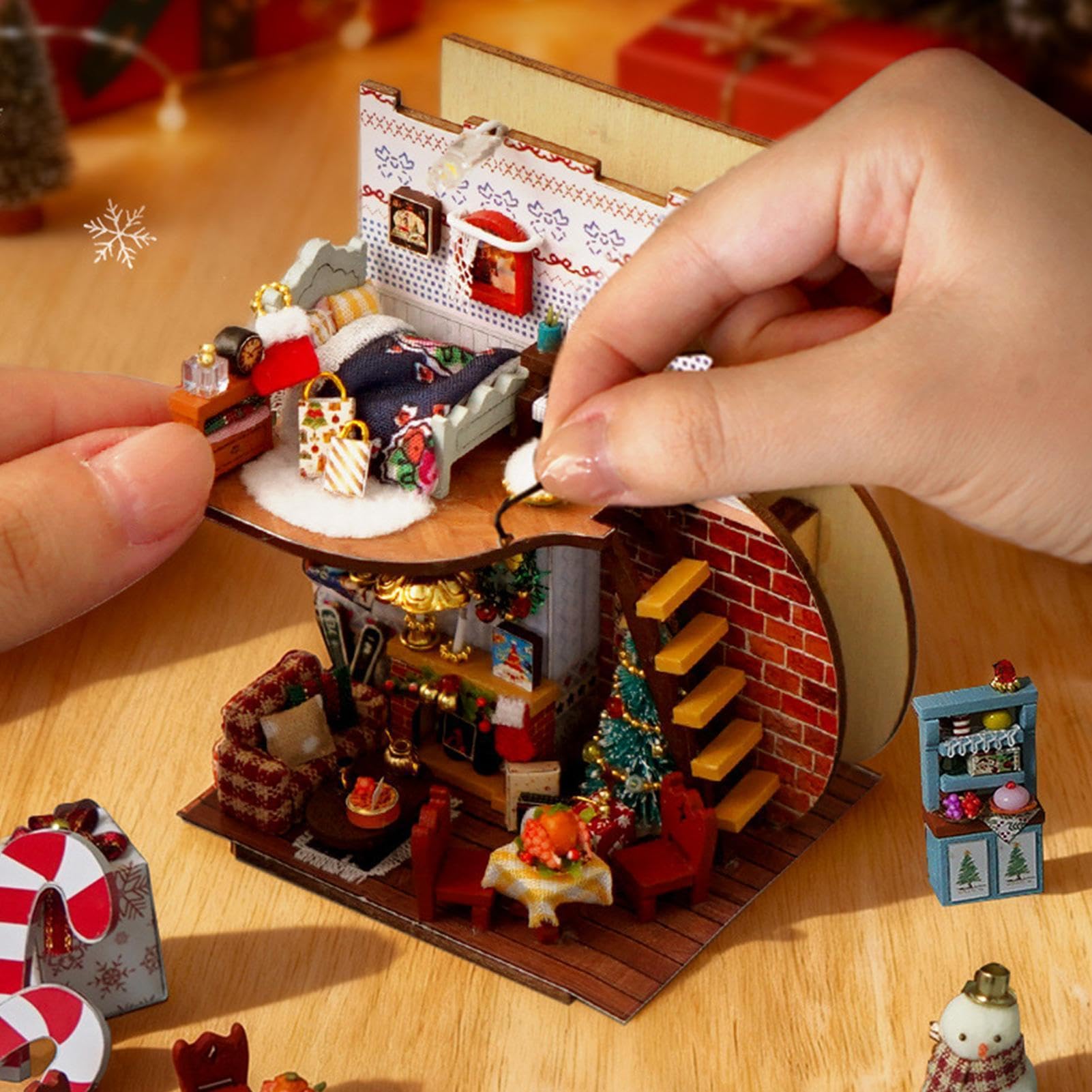 Kit Casa In Miniatura Calza Natalizia Decorativa Con Illuminazione LED | Kit Fai da Te Casa in Miniatura di Legno per Angolo Adatto per Tavolino da Caffè, Armadietto, Comodino, e Soggiorno