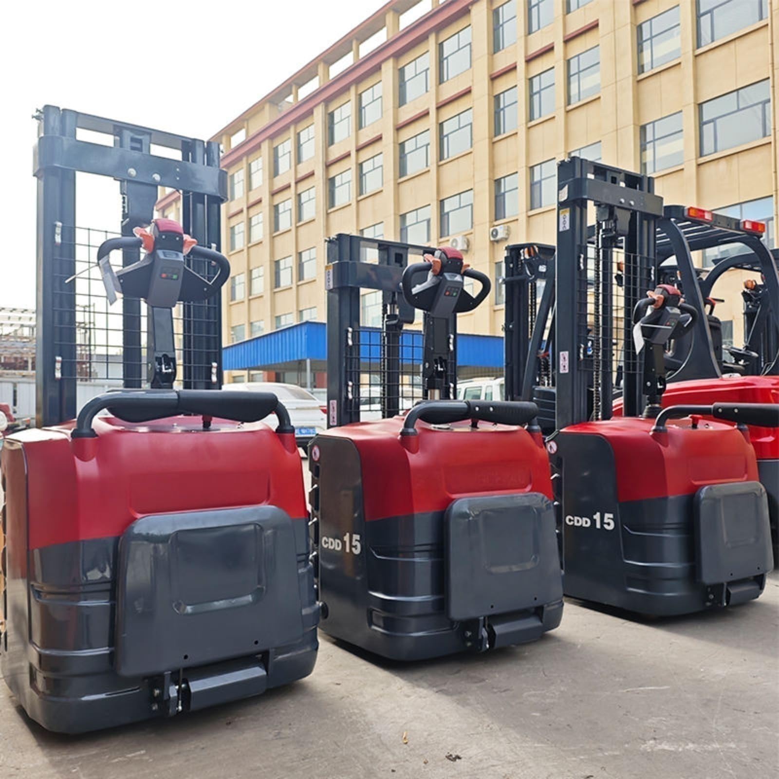 Impilatore di pallet elettrico e manuale, impilatori mobili ad alto sollevamento, camion idraulico compatto per magazzino, fabbrica, supermercato, logistica e movimentazione dei materiali di piccolo