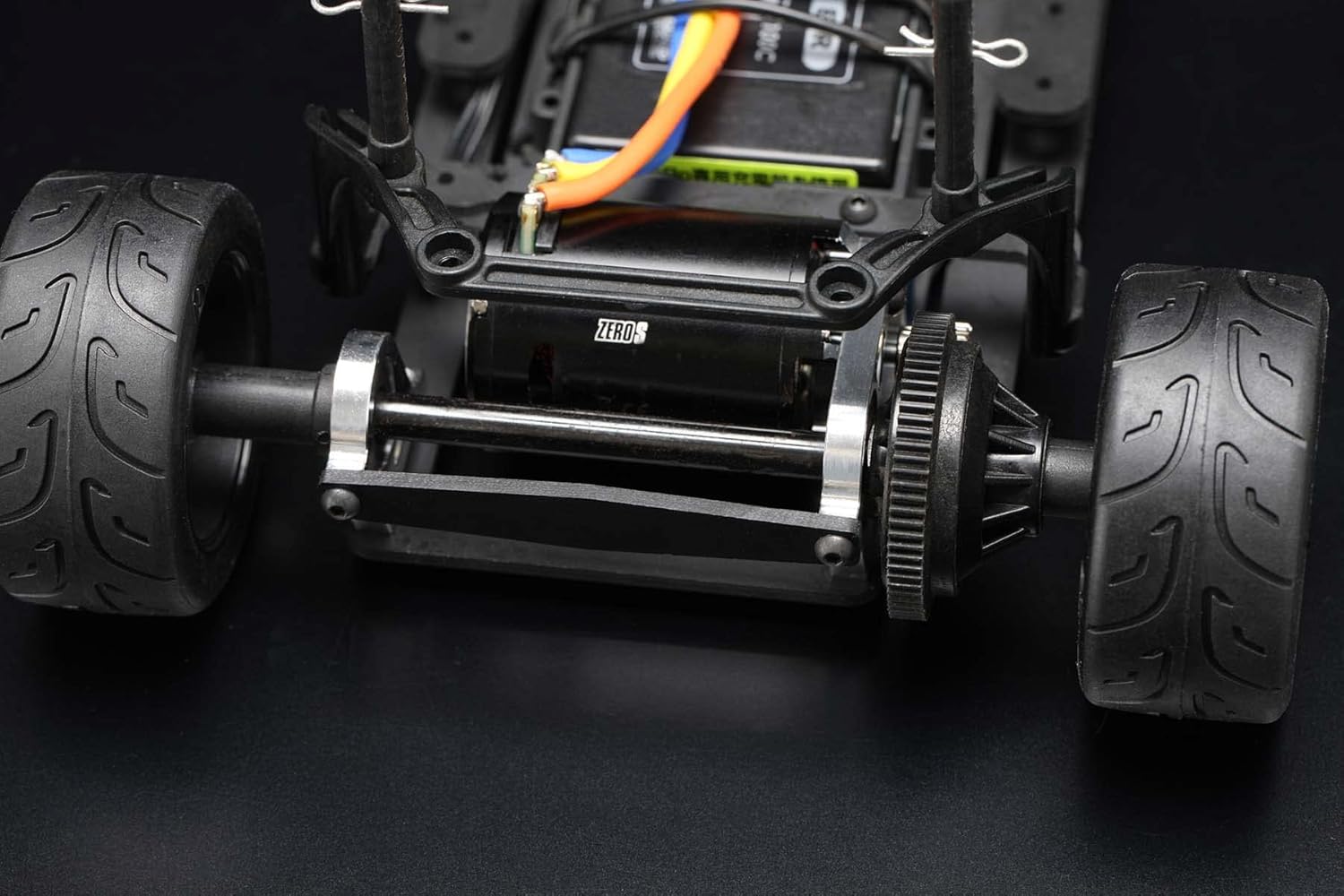 Rear view of the motor, differential, and rear wheels on the GT1-01