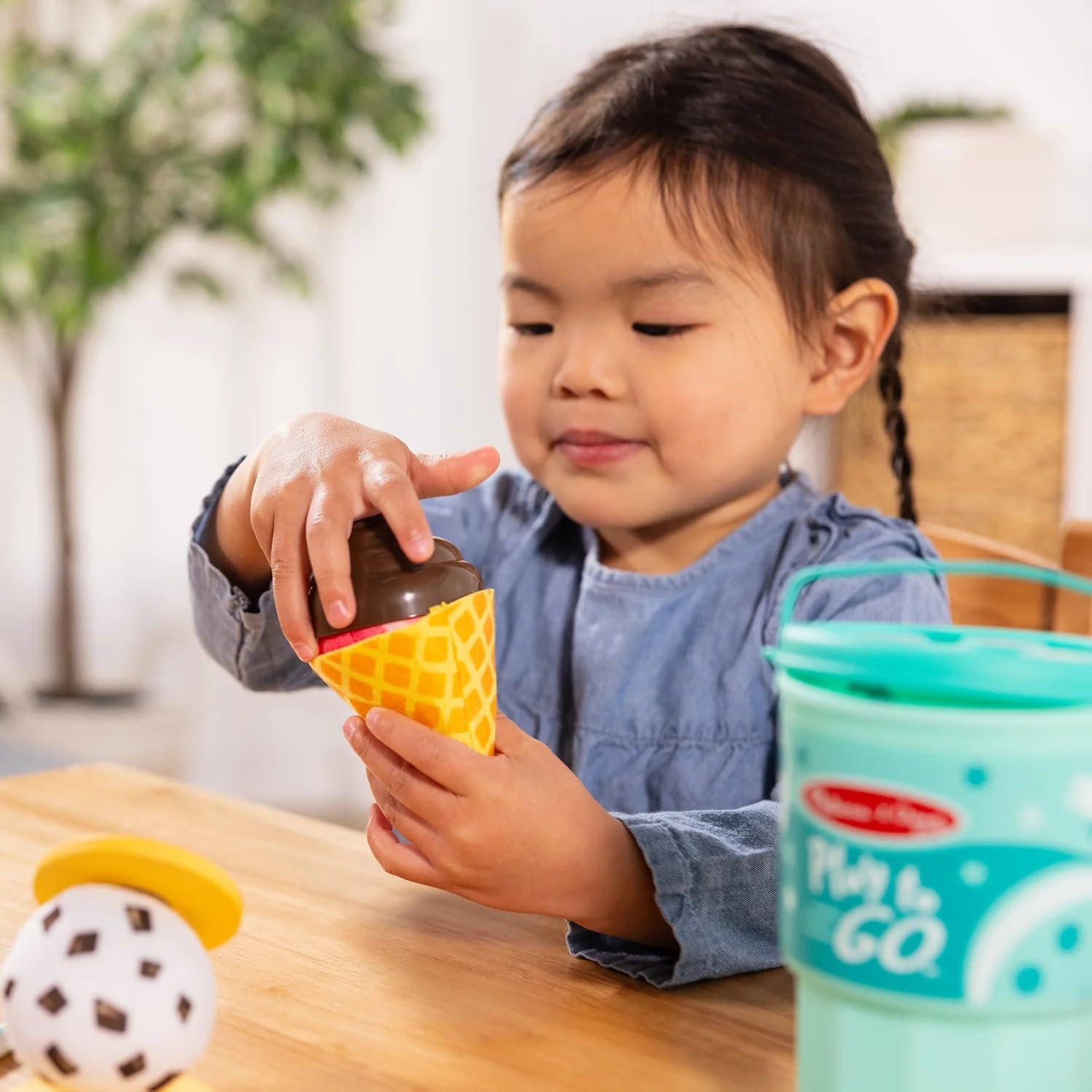 MELISSA & DOUG Play To Go Ice Cream Play Set de juguete, 1 EA