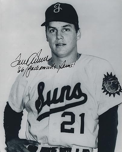 Tom Seaver Signed 8x10 Photo (Fanatics) Tom Seaver Signed 8x10 Photo (Fanatics) — officially licensed fan gear