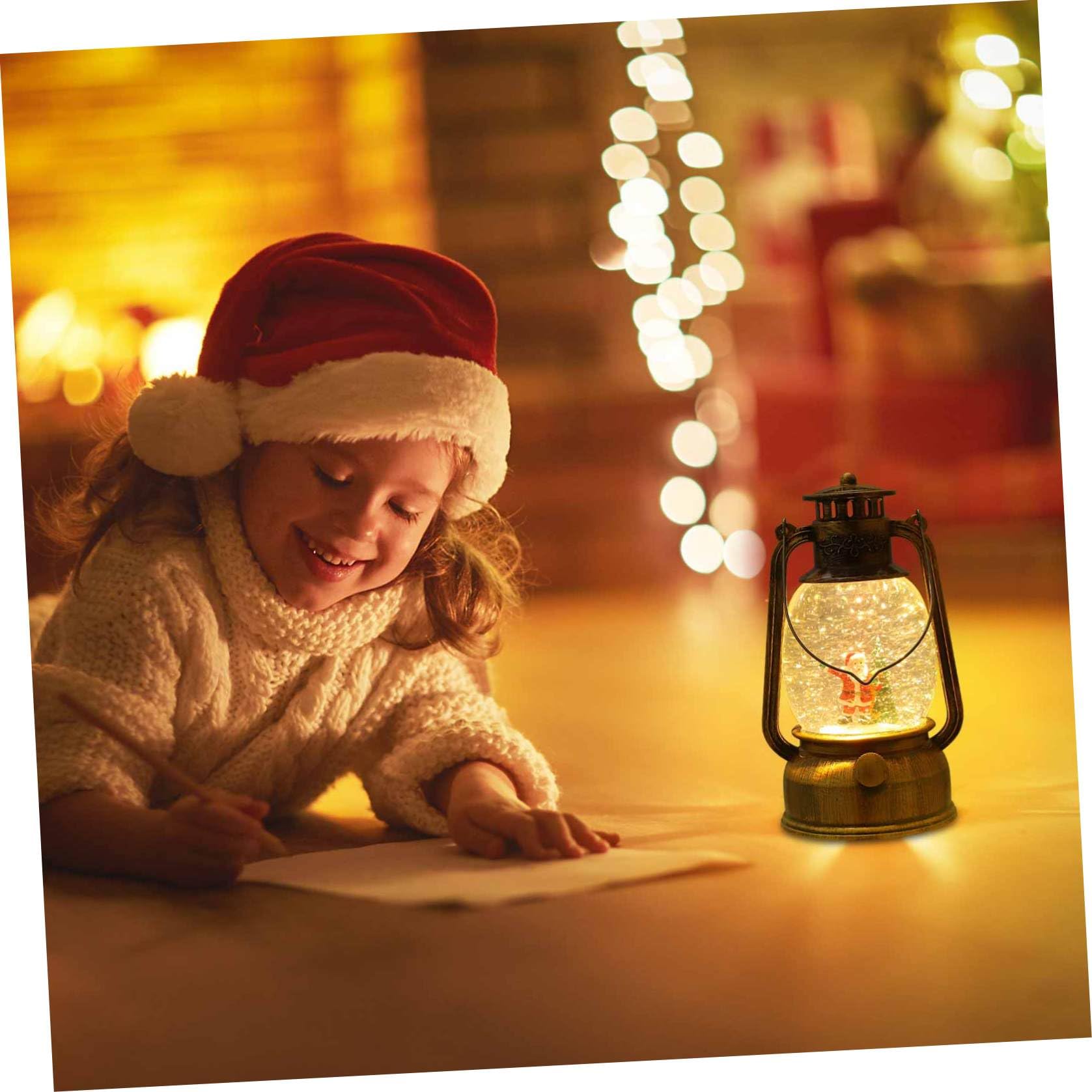 Angoily Lanterna Musicale di Natale con Globo di Neve in Vetro e Plastico, Decorazione Natalizia Elegante con Musica e Alimentazione a Batteria per Feste Natalizie