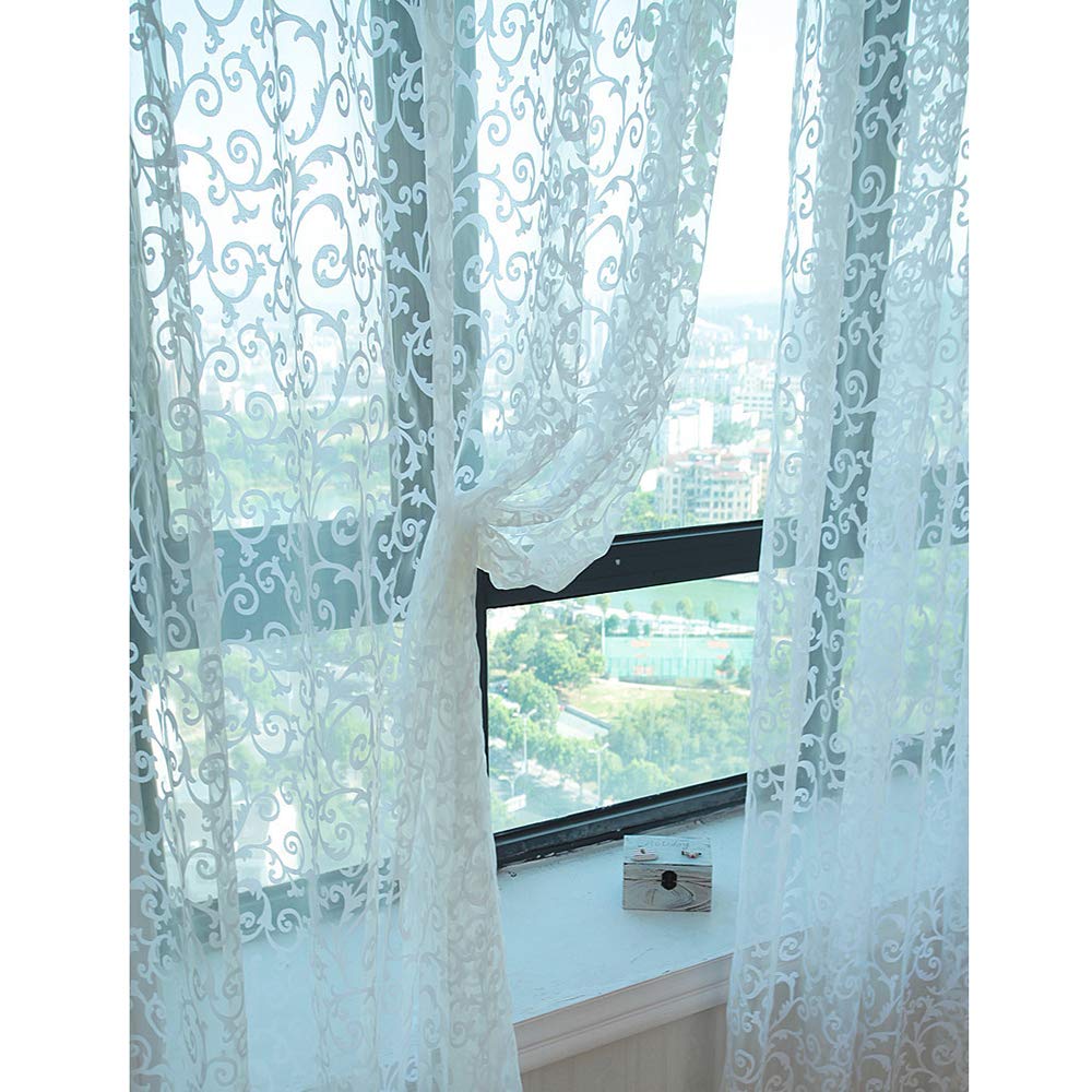Voilage transparent floral pour salon lumineux et intimiste au quotidien