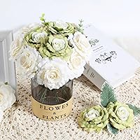 Vista 2 de Cabezas de rosas falsas blancas a granel, 25 piezas de rosas artificiales realistas de seda verde con tallo para centros de mesa de boda, decoración