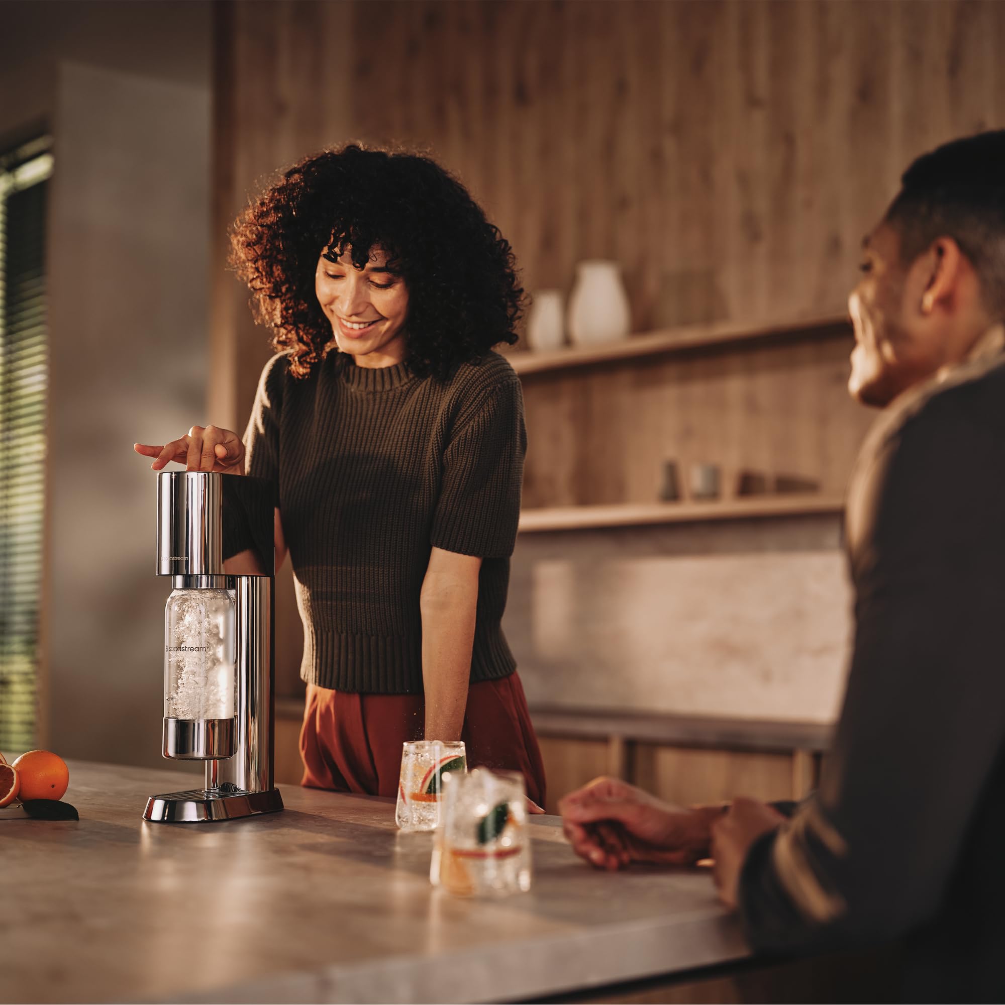sodastream Enso - Máquina Gasificadora de Agua Premium de Acero Inoxidable, Incluye Botella de 1 Litro para Gasificar Apta para Lavavajillas