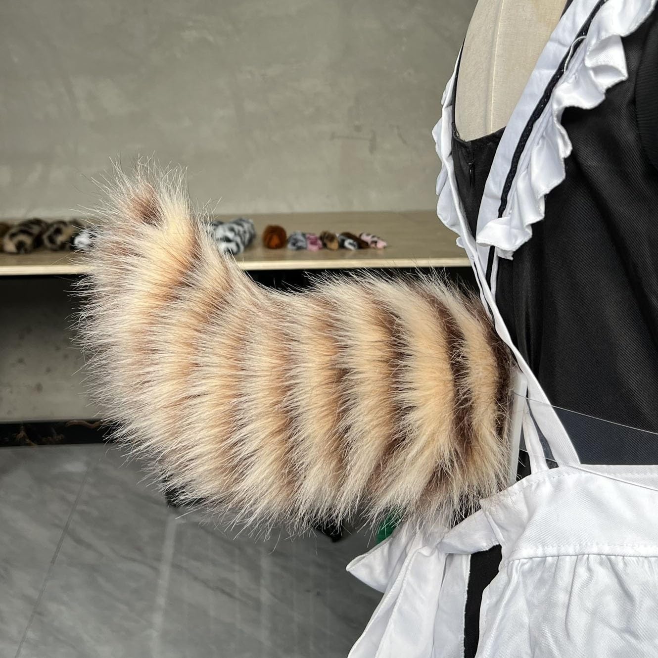 Remote Fluffy Car Tail - Plush Fox Fur Electric Wagging, USB-C Rechargeable, for SUV Truck Trunk Rear Window(C)