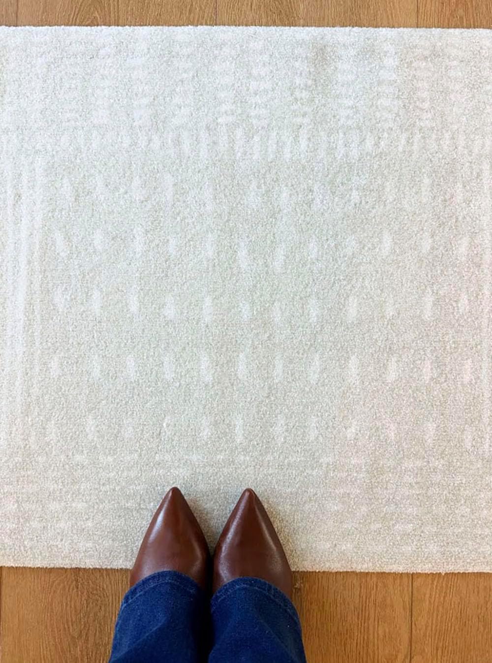 Wash + Dry Stitches 2x3 One-Piece Washable Rug with Rubber Backing, Small Mat for Entryway, Kitchen, Bathroom, Non-Slip Indoor Doormat, Washable Entryway Rug, Pet Friendly, Gray and White