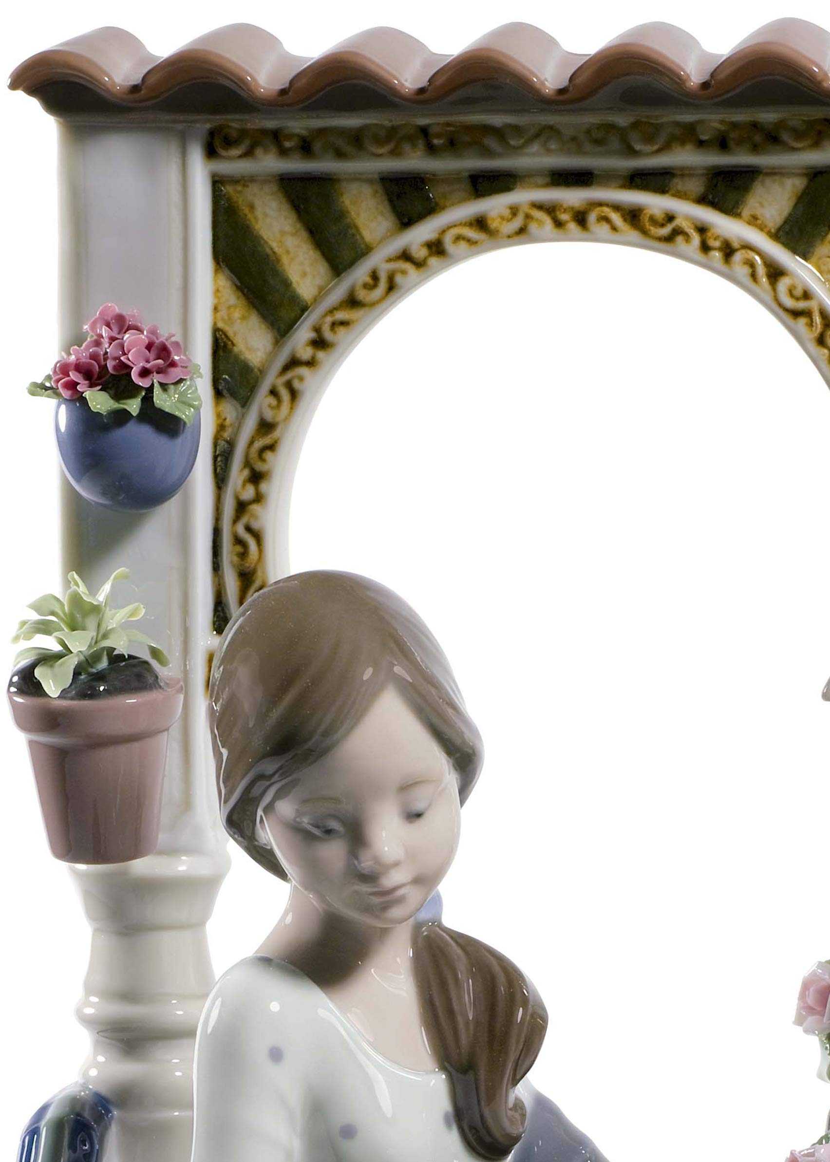 Amazon.co.jp: LLADRo' アンダルシアの春の女性の置物。限定版。磁器