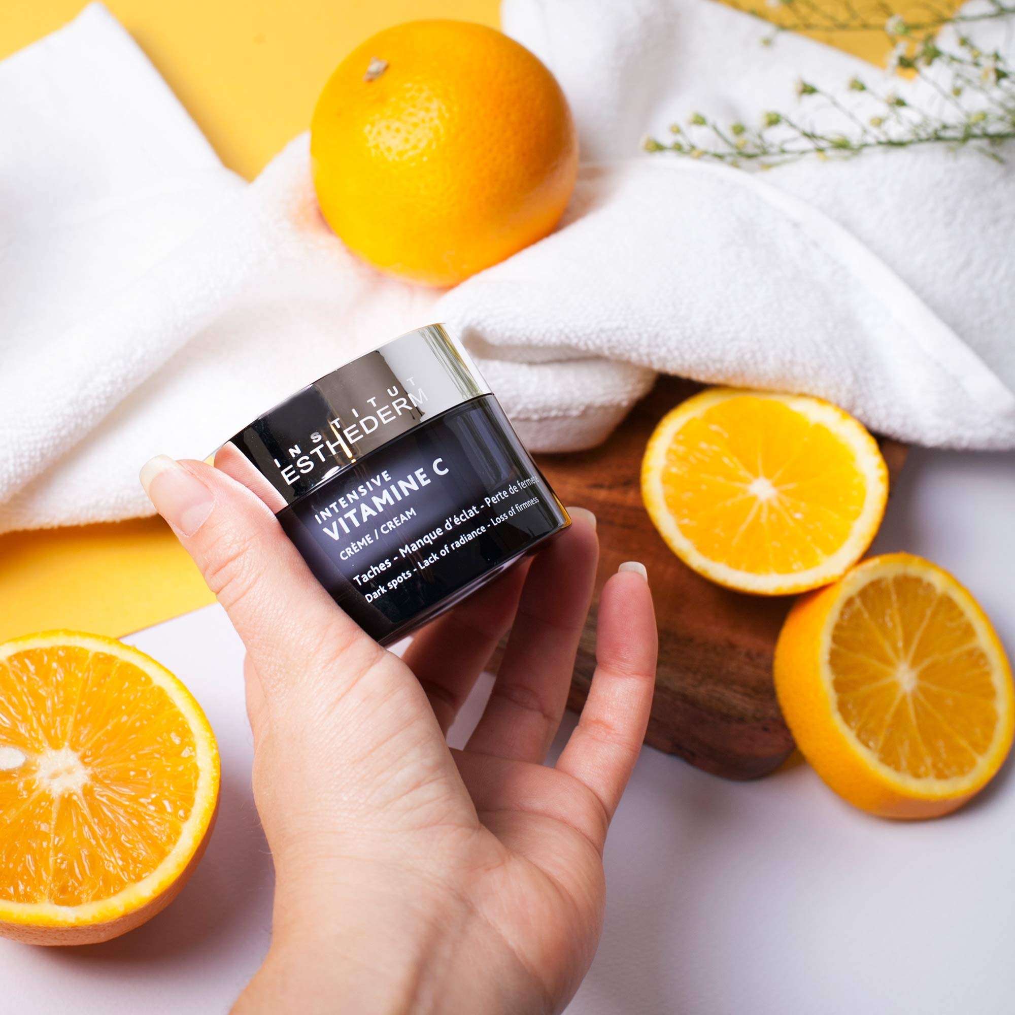 Image secondaire de Institut Esthederm - Intensive Vitamine C - Gel-Crème - Taches, Manque d'Éclat, Irrégularité du Teint - Visage et Cou - Pot 50ml