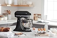 Vista 30 de KitchenAid KSM150PSAC Artisan Series - Batidora de pie con capacidad de 5 cuartos o 4.7 litros, incluye escudo vertedor Azul hielo