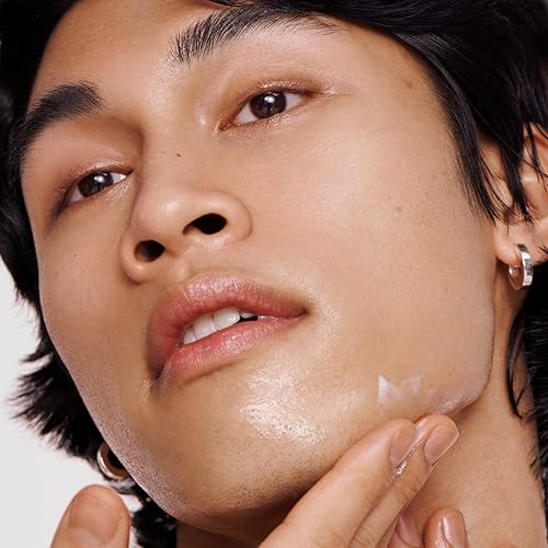 Miniatura 5 de Versed Weekend Glow - Hidratante iluminador diario – Hidratante vegano ligero de vitamina C con aceite de semilla de arándano – Hidratante facial