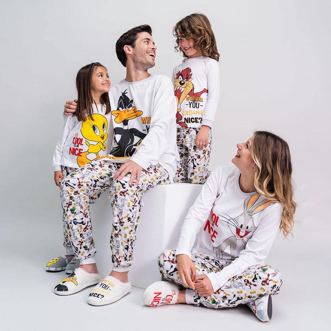 CERDÁ LIFE'S LITTLE MOMENTS Pijama Familiar a Juego de Invierno Pato Lucas 100% de Algodón con Camiseta Manga Pantalon Largo, Blanco, L para Hombre, 2900000194_T4L-C53