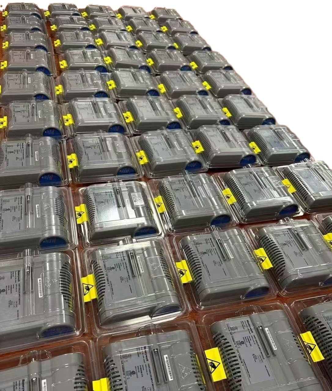 New FC-RUSIO-3224 Remote Universal Safe I/O Module 51454181-100
