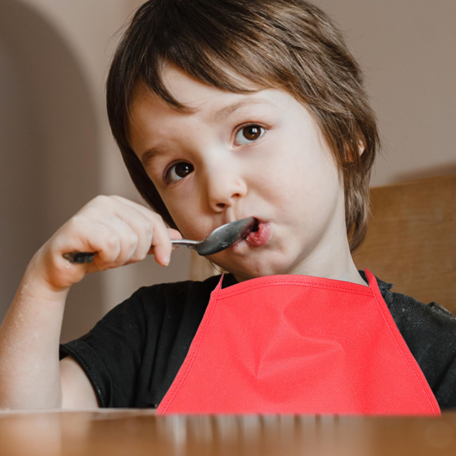24 Stück Kinder Malschürzen Aus Vliesstoff Leicht Zu Reinigende Kinderschürzen Mit Langen Bändern Bunte Kunstmalerei Schürzen Für Malen Kochen Und Bastelaktivitäten