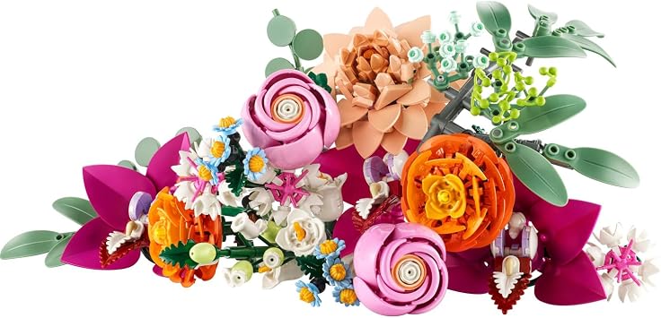 LEGO Botanicals Pembe Çiçek Buketi Yapım Seti 10342 – Anneler Günü'ne Özel Yetişkinler için Gül, Papatya, Peygamber Çiçeği ve Okaliptüs Dahil 15 Yapay Çiçek İçeren Model Yapım Seti (749 Parça)