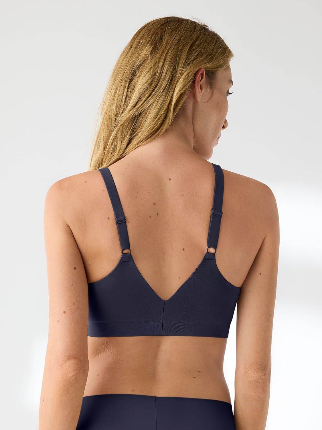 True & Co Women's Soft Form V Neck Adjustable Strap Bra