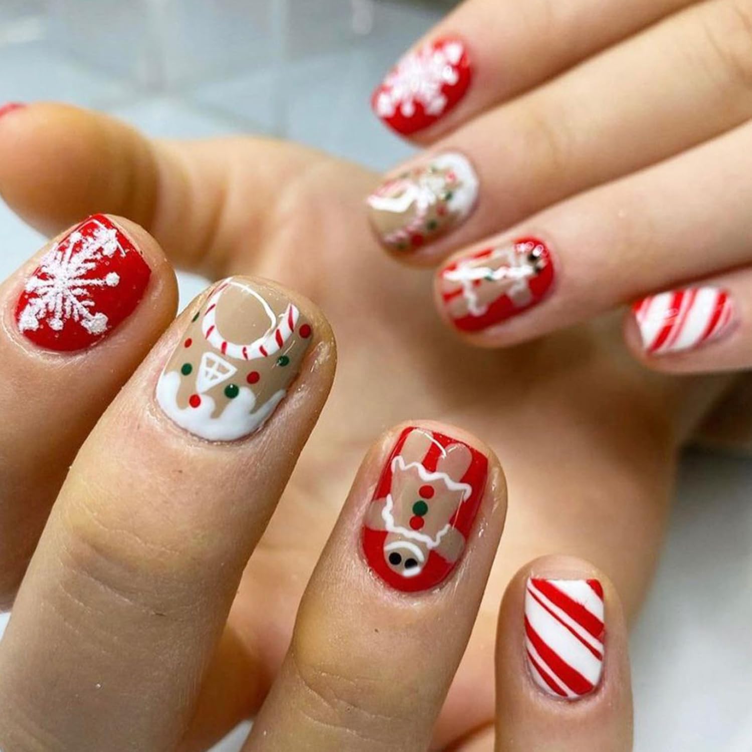 Short Christmas Press on Nails Square Fake Nails Cute Christmas Tree White Snowflake Snowman Winter Nails Christmas Design Glue on Nails Colorful Christmas Stick on Nails for Women Manicure DIY 24Pcs