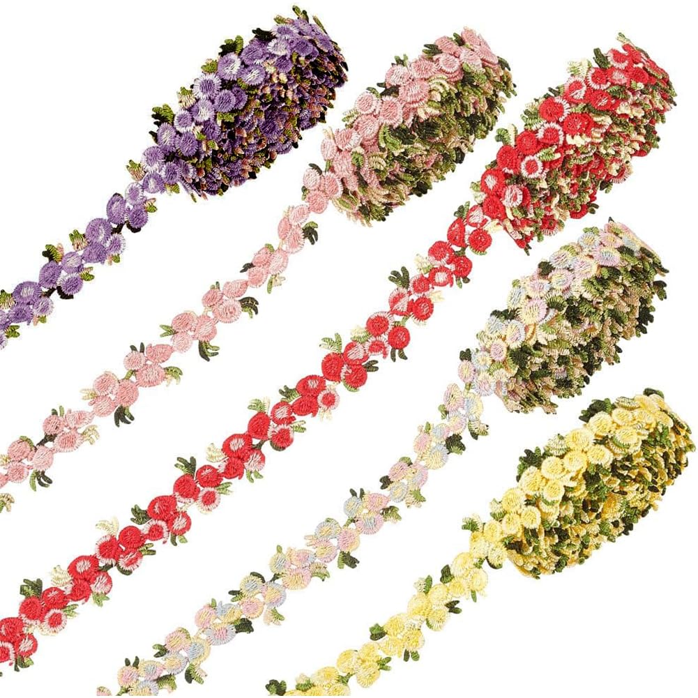 Ruban en dentelle florale pour réparer et embellir un vêtement abîmé