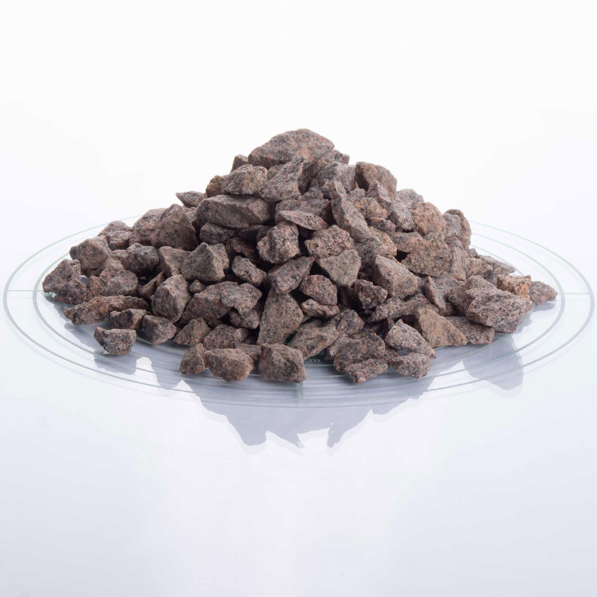 Schicker Mineral Granit Ziersplitt rot 25 kg, ideal zur Gartengestaltung, Bordeaux roter Naturstein, Splitt, robust, witterungsbeständig, Steingarten, Weg- und Terrassengestaltung (8-16 mm)