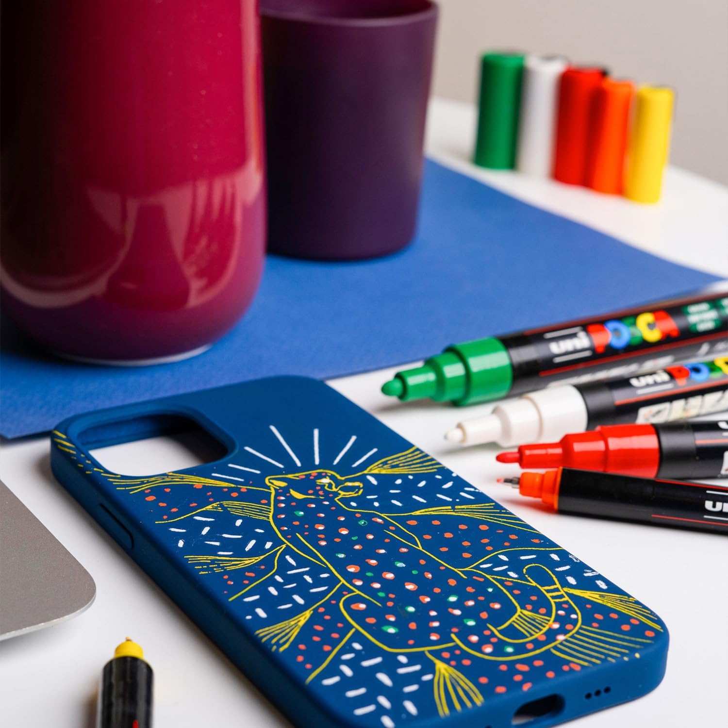 Постоянный маркер Posca на водной основе — подходит для рисования на различных поверхностях — PC-1MR — упаковка из 3 маркеров в футляре (красный)