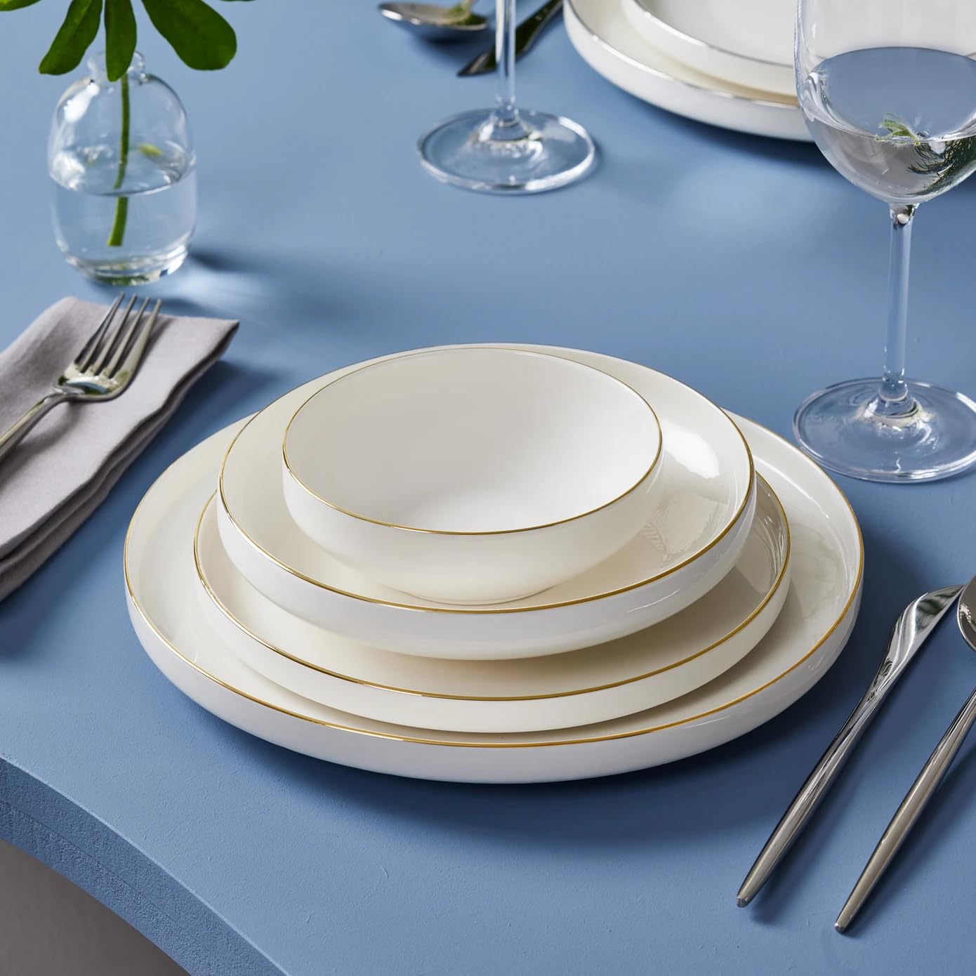 Karaca Saturn White Dinnerware Sets, Modern Kitchen Dinner Set for 6 People, 24-Piece Plates and Bowls Sets, Bone China Material, Durable & Elegant Gold Trim