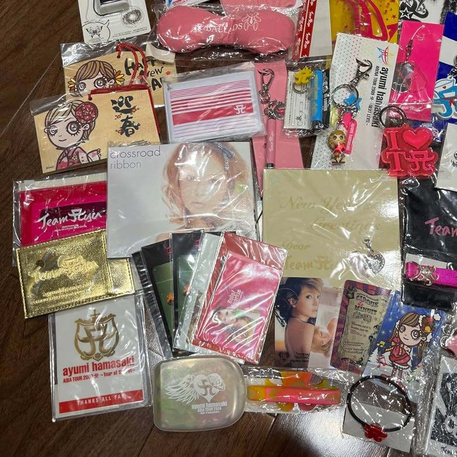 浜崎あゆみ　グッズセット Amazon.co.jp: 浜崎あゆみ グッズ 61点 セット : おもちゃ