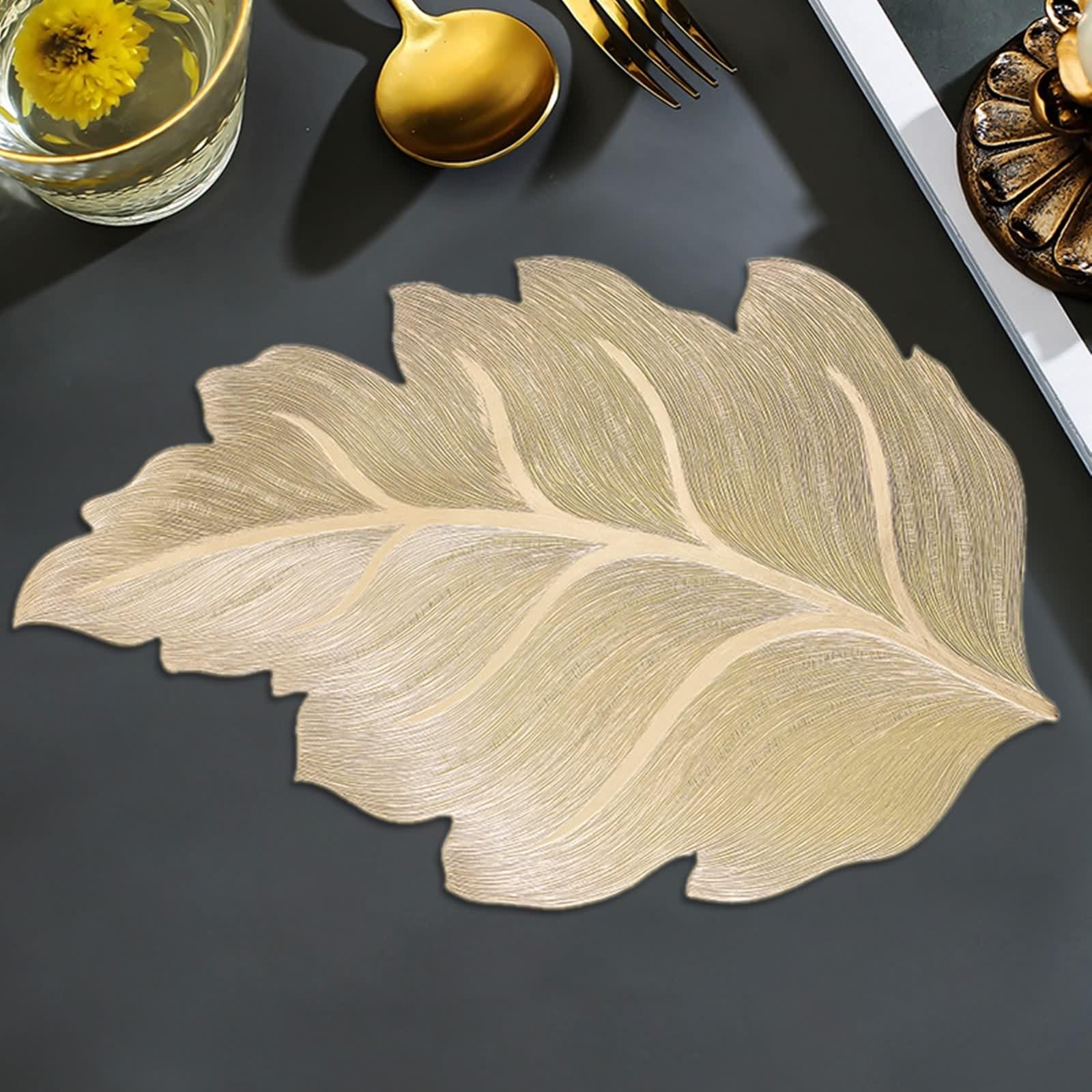 Gold Placemats, Set de Table Lavable Hiver Lot de 10 Motif de Feuilles Luxueuses PVC Dessous de Table 32x50cm
