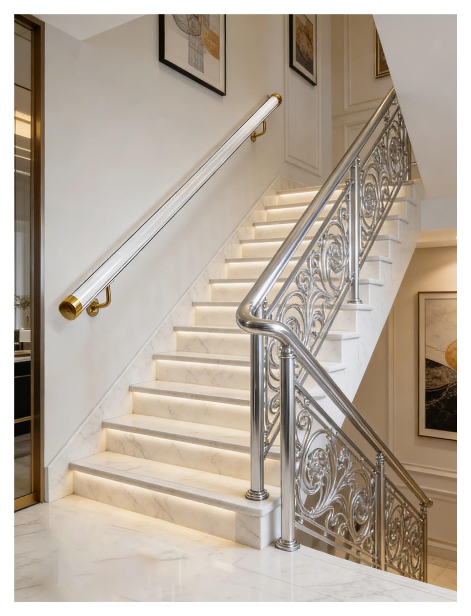 Main courante en acrylique sur mesure avec supports pour escalier design