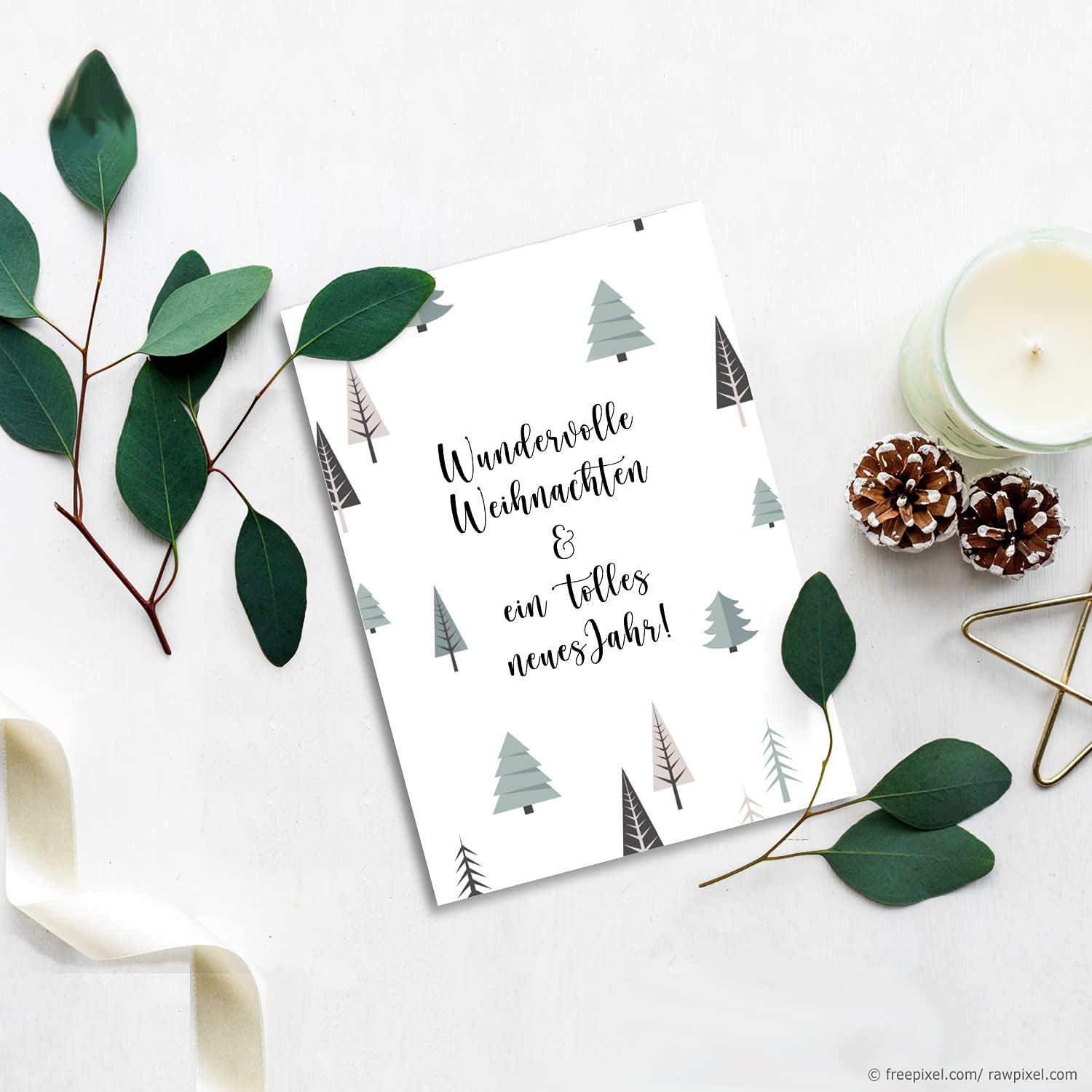 75 tarjetas de Navidad sostenibles DIN A6 en color blanco con árboles de Navidad y texto – Tarjetas plegables con diseño de Navidad – 10,5 x 14,8 cm – saludos de Navidad para empresas y privadas