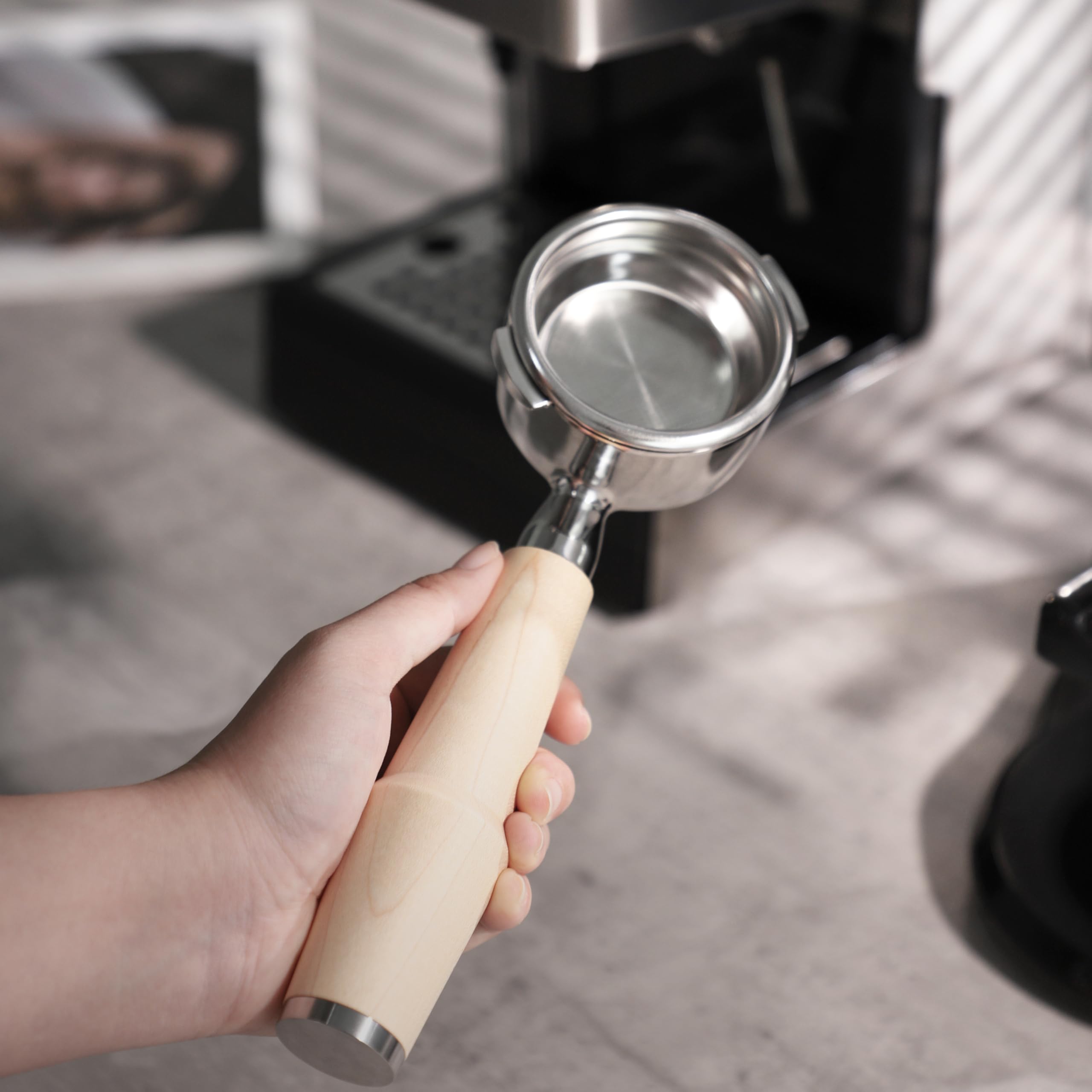 58mm Barista Set Ahorn & Buche für Gaggia – Bodenloser Siebträger, Kalibrierter Tamper, Kaffee-Verteiler, Tamperstation & Dosierring mit Puck Screen Für Gaggia Classic, Classic Pro & E24