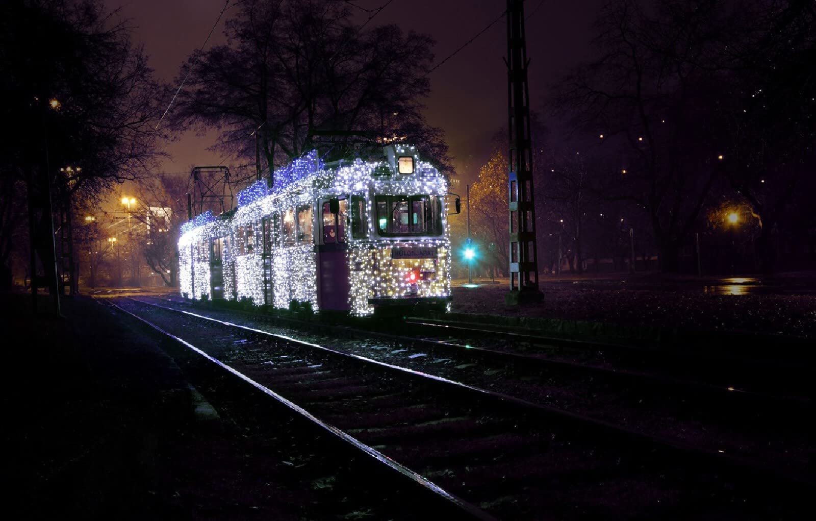 układanki-puzzle 1000 elementów Miasto zimowa droga noc tory kolejowe tramwaj Budapeszt Węgry 75x50cm