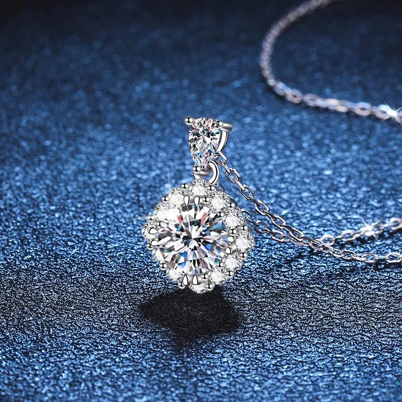 Collier avec pendentif Moissanite en argent, le cadeau idéal pour marquer un moment unique