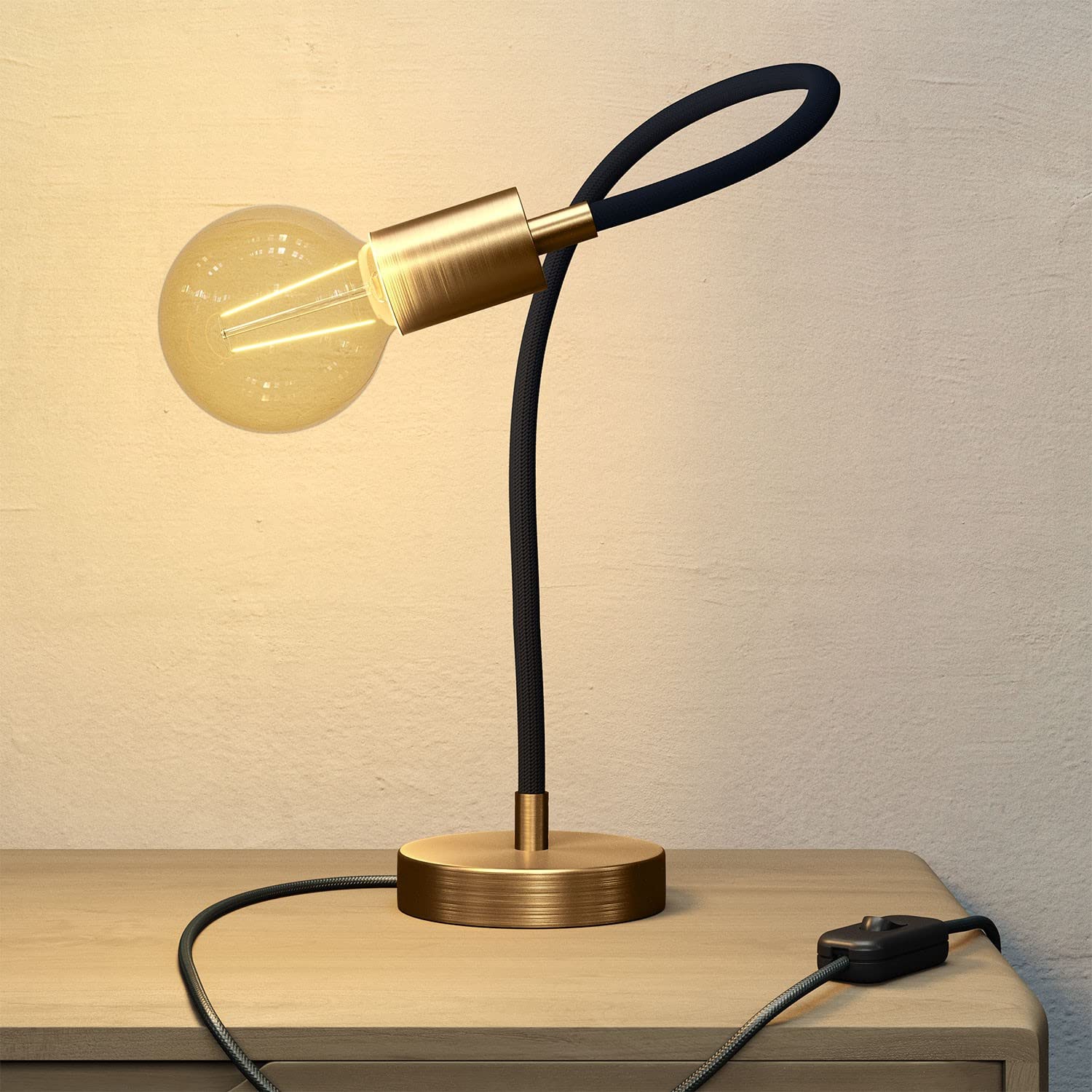 creative cables Table Flex - Lámpara de mesa articulada con luz difusa (sin bombilla, bronce satinado)