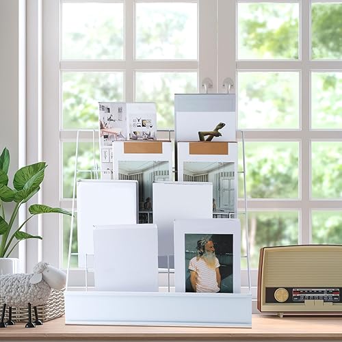 Miniatura 6 de Sintuff Estante de exhibición de libros de 4 niveles de alambre cómico de 18 pulgadas, estante de exhibición de CD de mesa blanco, estantes de metal