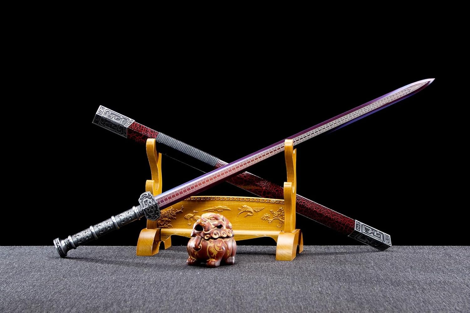 Samurai Real Chinese Sword Full Tang Real Weapons Red High Carbon Steel Blade Traditional Martial Arts Swords with Dragon Pattern Sheath