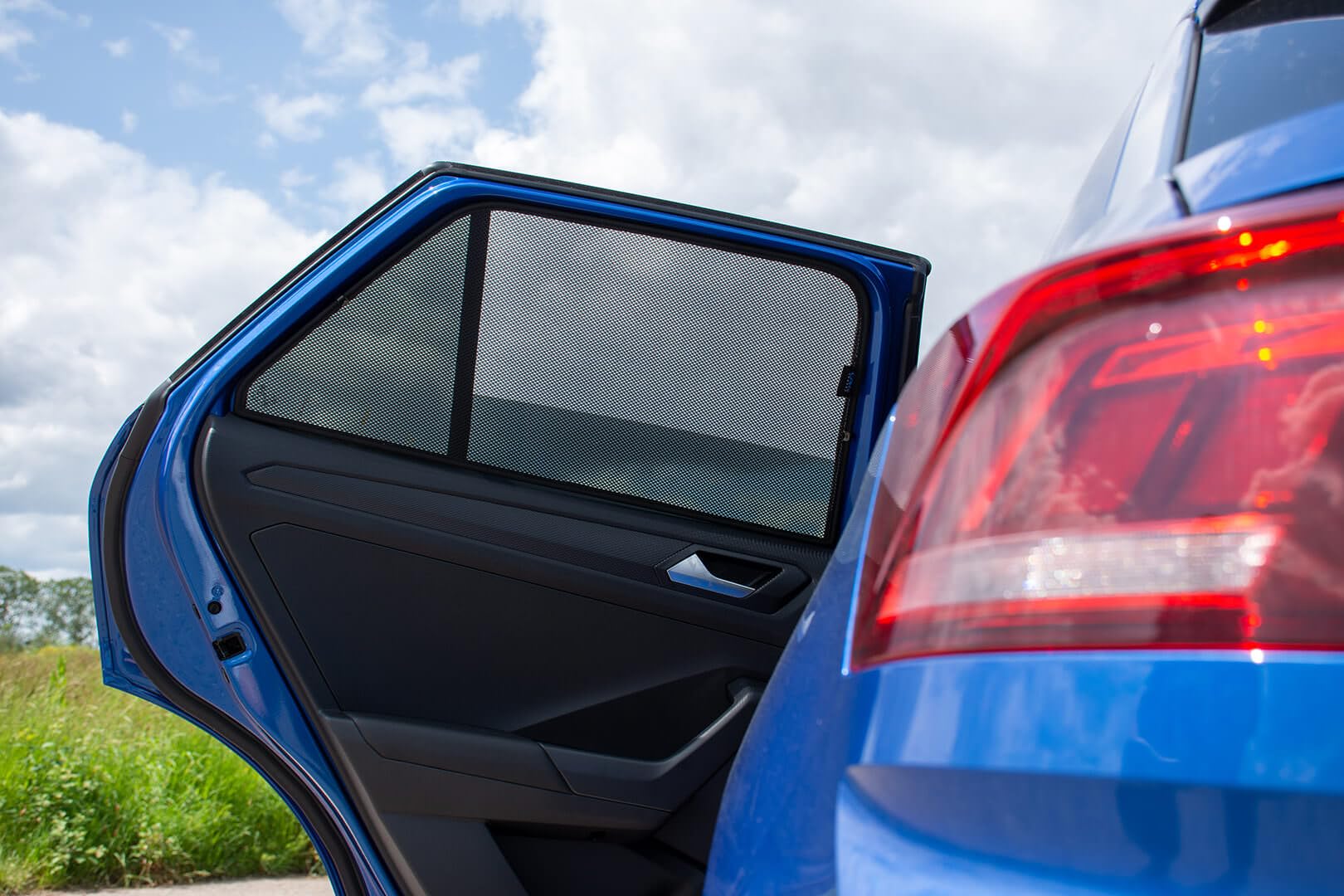 Satz Car Shades (Hintertüren) kompatibel mit Volkswagen T-Roc 2017- (2-teilig), Schwarz