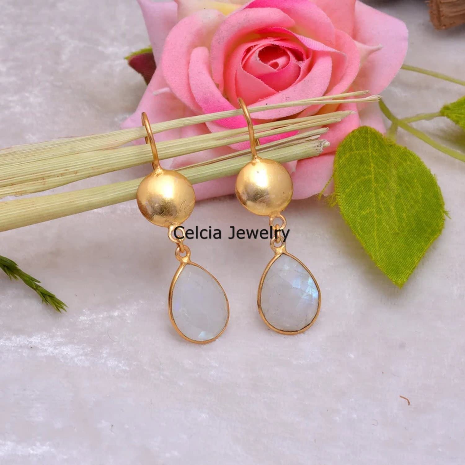 Pendientes colgantes de plata de ley 925 pura para mujer, piedra lunar arcoíris genuina, pendientes únicos de piedra natal de junio, oro amarillo Vermeil