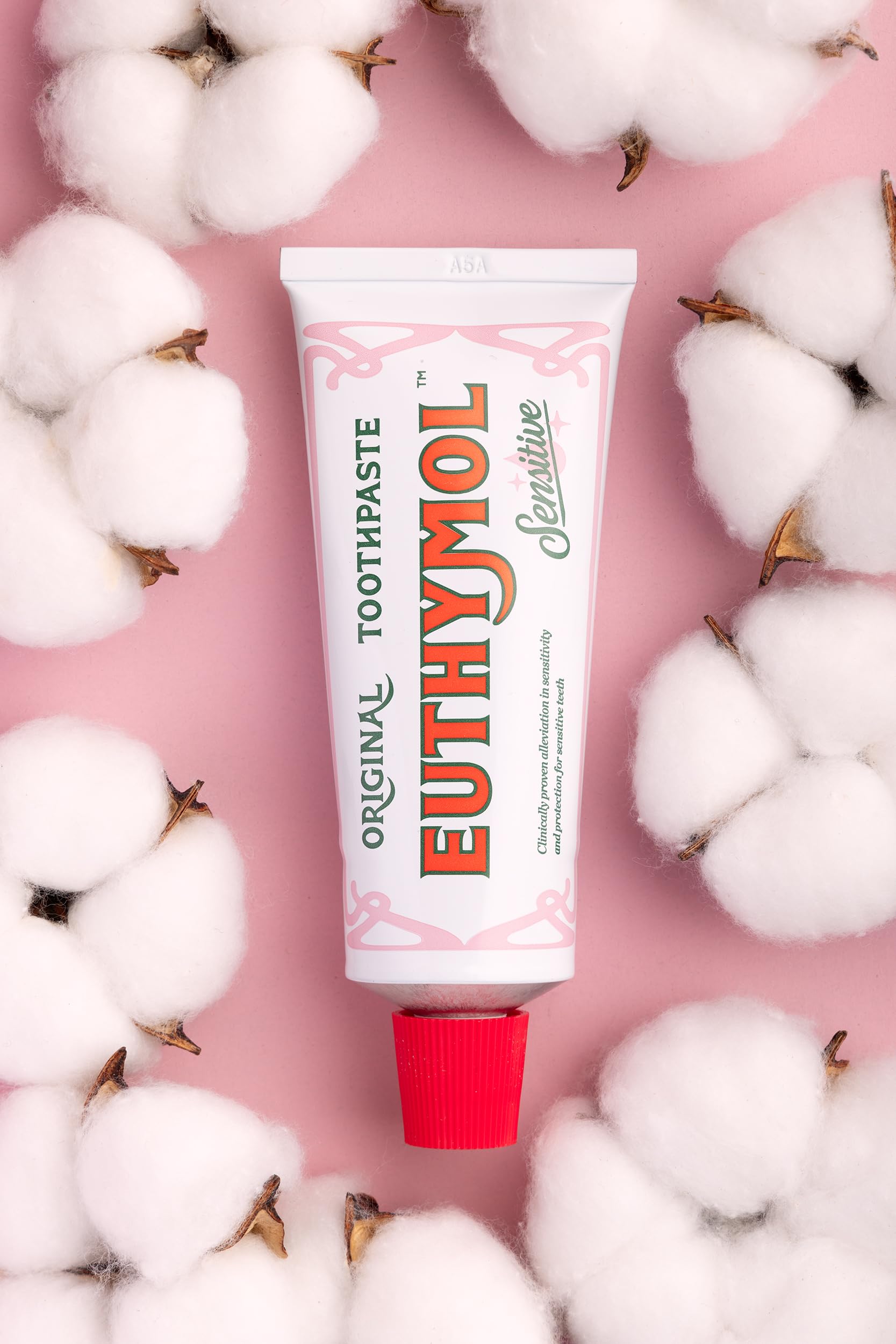 Euthymol Sensitive Zahnpasta 75 ml x 6, Fluorid-Zahnpasta für empfindliche Zähne, Plaque-Entfernung, Karies-Schutz, antibakteriell, glutenfrei, Thymol & Menthol, erfrischt den Atem, sanfte Zahnpflege