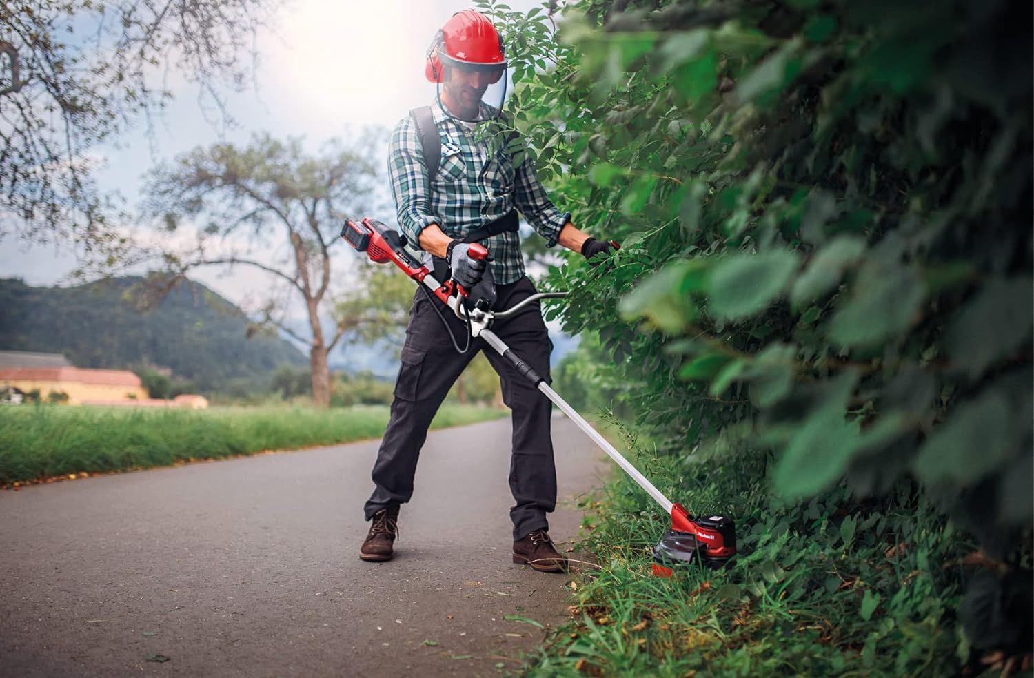 Einhell desbrozadora inalámbrica Agillo - 36/255 BL PXC. 2 x 18 V, sin escobillas, Control electrónico de Velocidad, Hoja de 3 Dientes, Sistema de Bloqueo del Eje, sin batería y Cargador