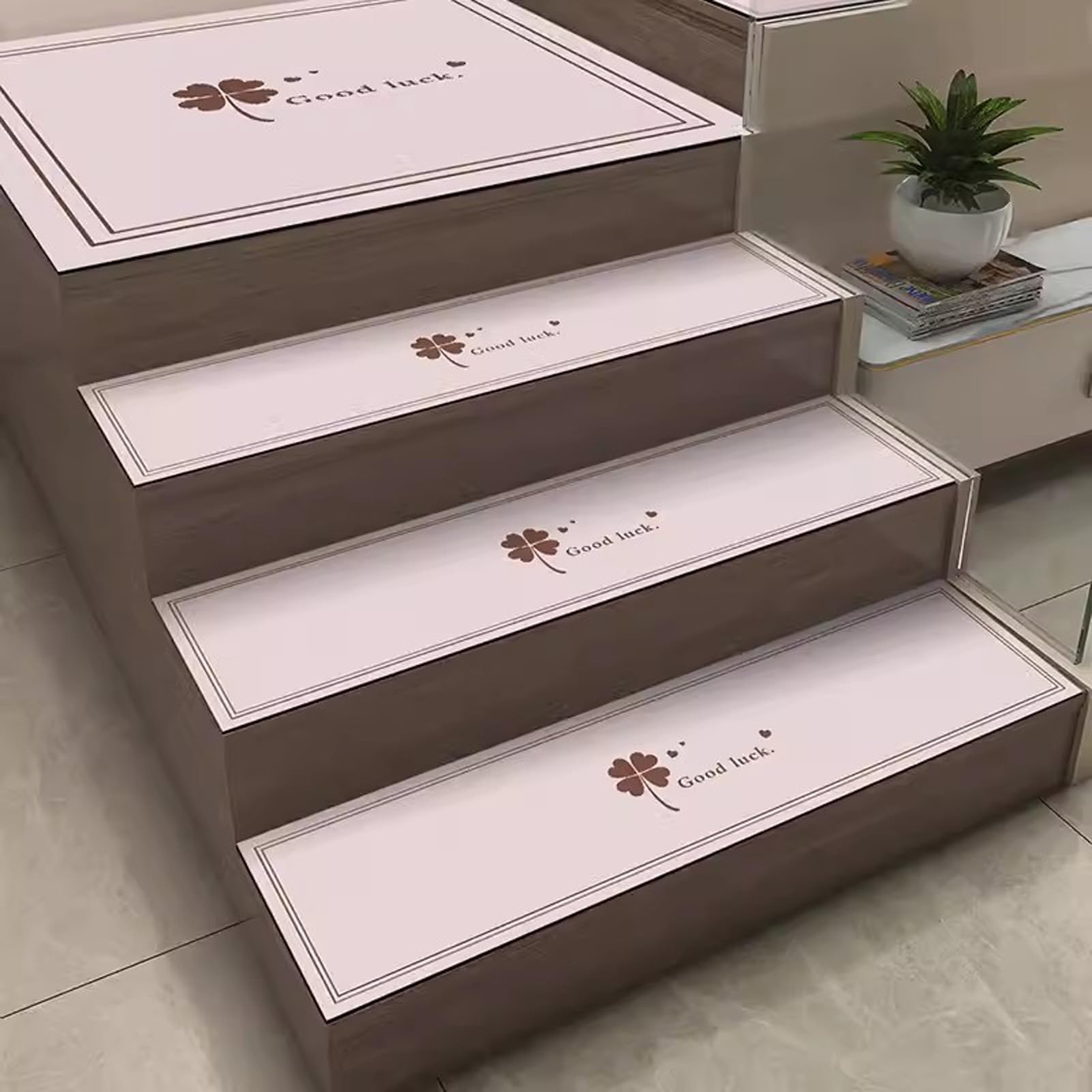 Alfombrilla autoadhesiva de escalera para proteger a niños y mascotas en zonas de interior
