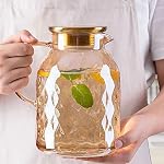 1.8L 60 oz Amber Glass Pitcher with Lid and Handle 2 Quart Water Pitcher with Spout Beverage Serveware Iced Tea Jug Water Carafe Heat Resistant Refrigerator Usable