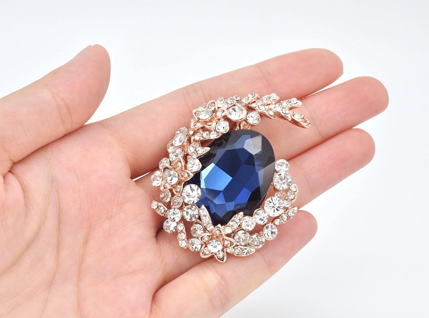 Gyn&Joy Gold Tone Blue Crystal Rhinestone Cluster Floral Wreath Brooch Pin - Image 6