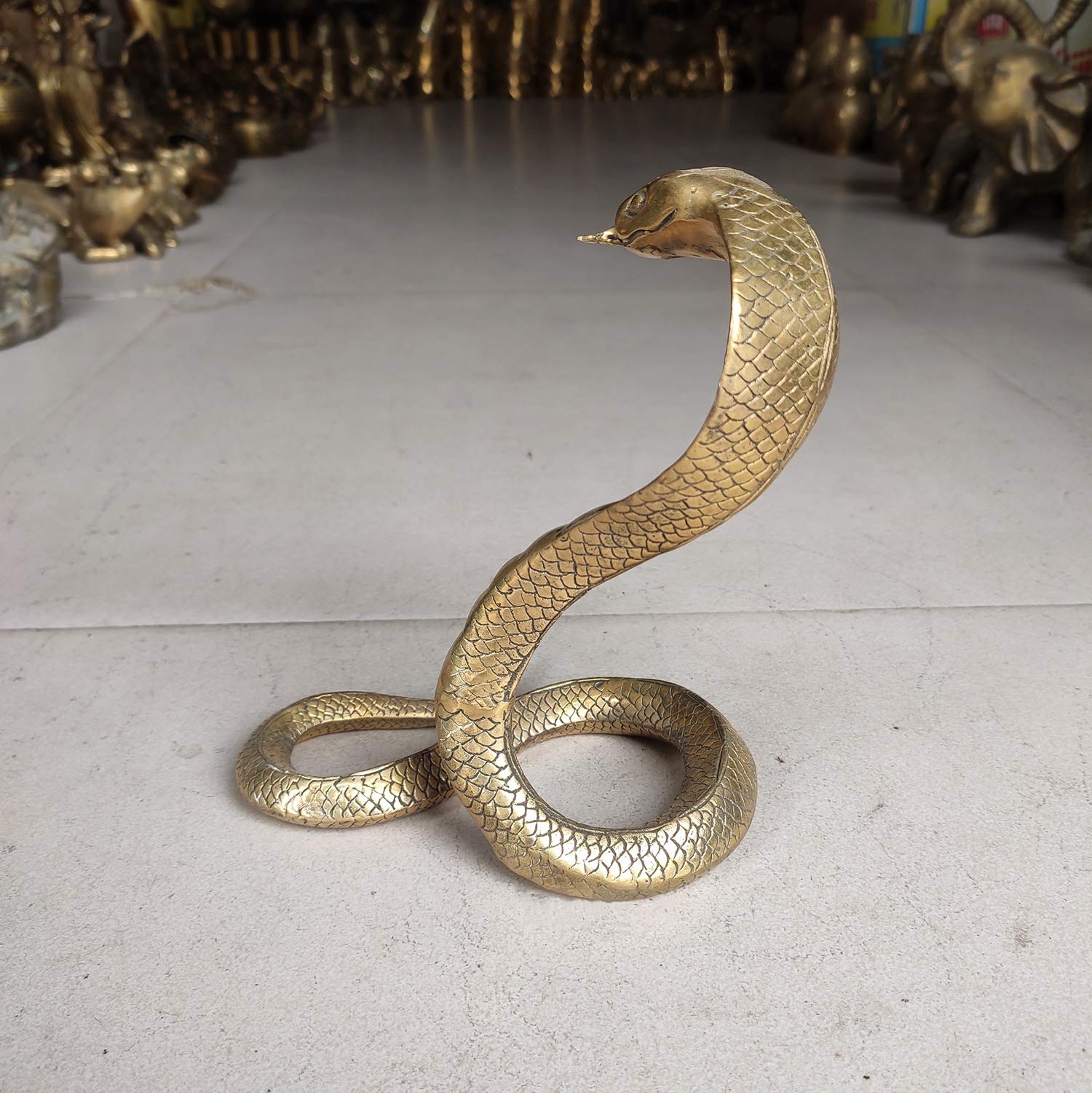 金属製コブラと蛇の彫刻 金属製コブラと蛇の彫刻 金属製コブラと蛇の彫刻