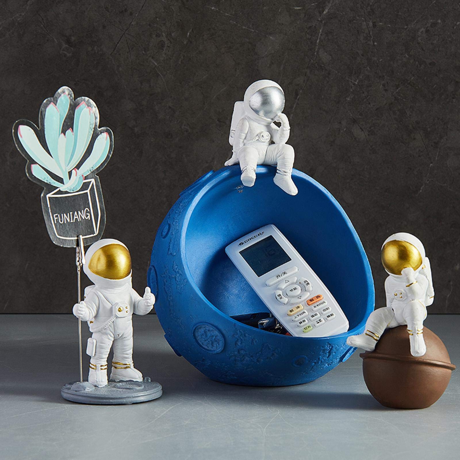 Statua prezentowa dekoracja rzeźby statuetka figurka ozdoby małe posągi do dekoracji w domu, figurki astronauta przechowywanie posągi z żywicy rzeźba dom salon przechowywanie astronauta