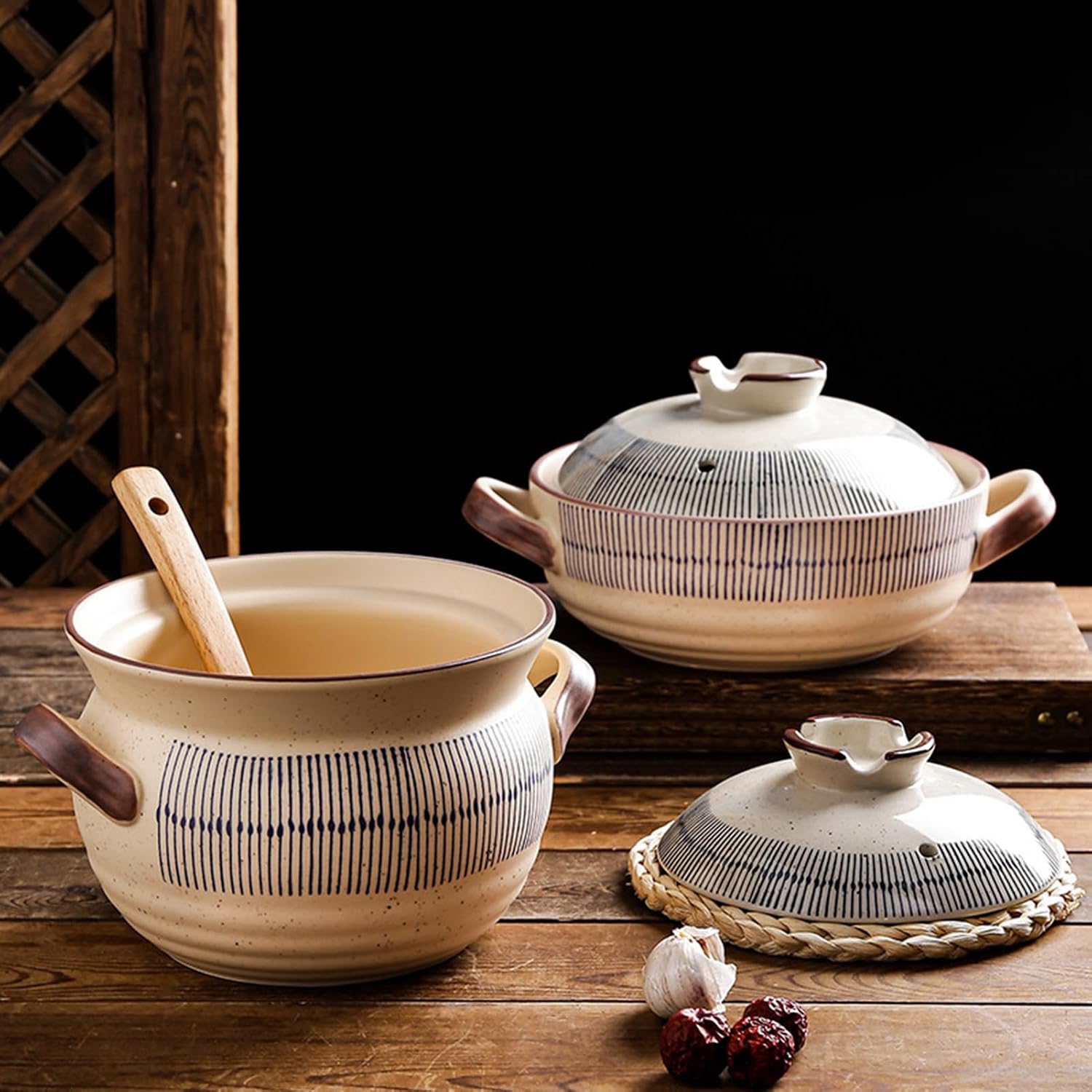 Casserole Dish with Lid, Clay Pot for Cooking Nonstick Ceramic Stockpot for Soup and Stews, Heat Resistant Earthenware Pot Suitable for Gas Microwave and Stovetops,2.5L/2.3Quarts