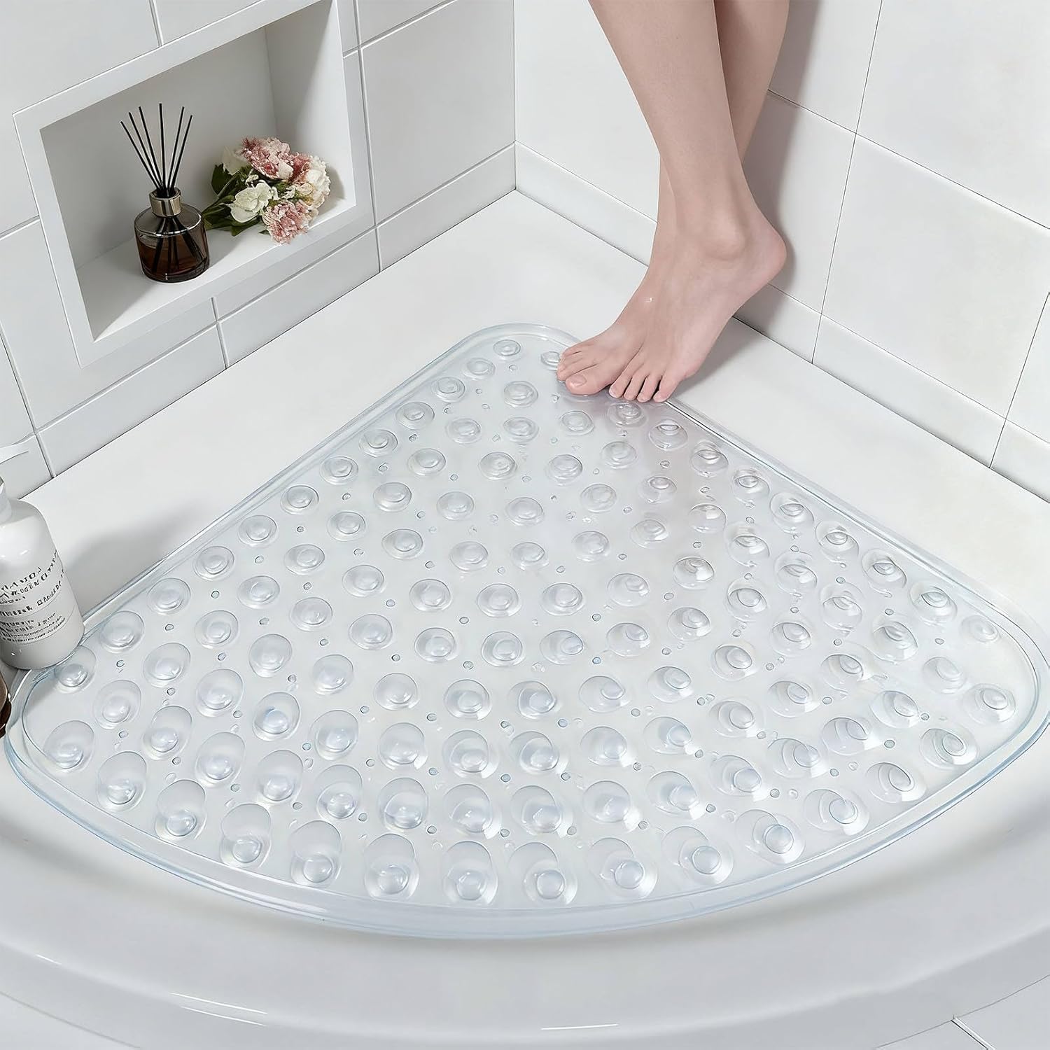 Corner Shower Mat Non Slip Anti Mould, 70 x 70 cm Rubber Quadrant Shower Mat for Inside Shower, Triangular Shower Mats with With Suction Cups and Drain Holes, Curved Bath Mat for Wet Room (Clear)
