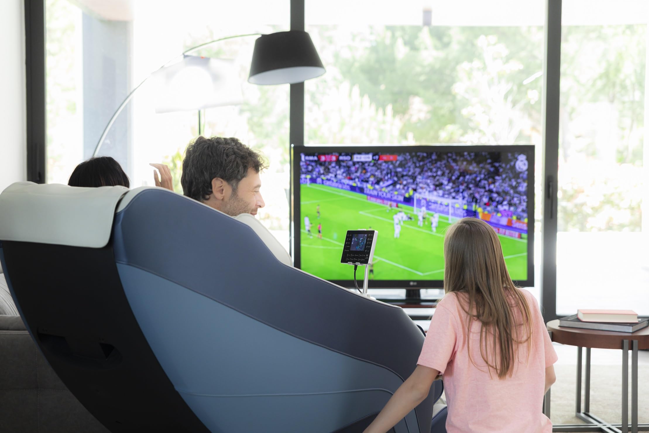 GLOBAL RELAX Real Madrid | Advance Sillón Masaje 3D Oficial del Real Madrid | Gravedad Zero Total | Presoterapia | Escaneo Cuerpo con IA | Tren Masaje SL de 135 cms | Bluetooth | Control Voz