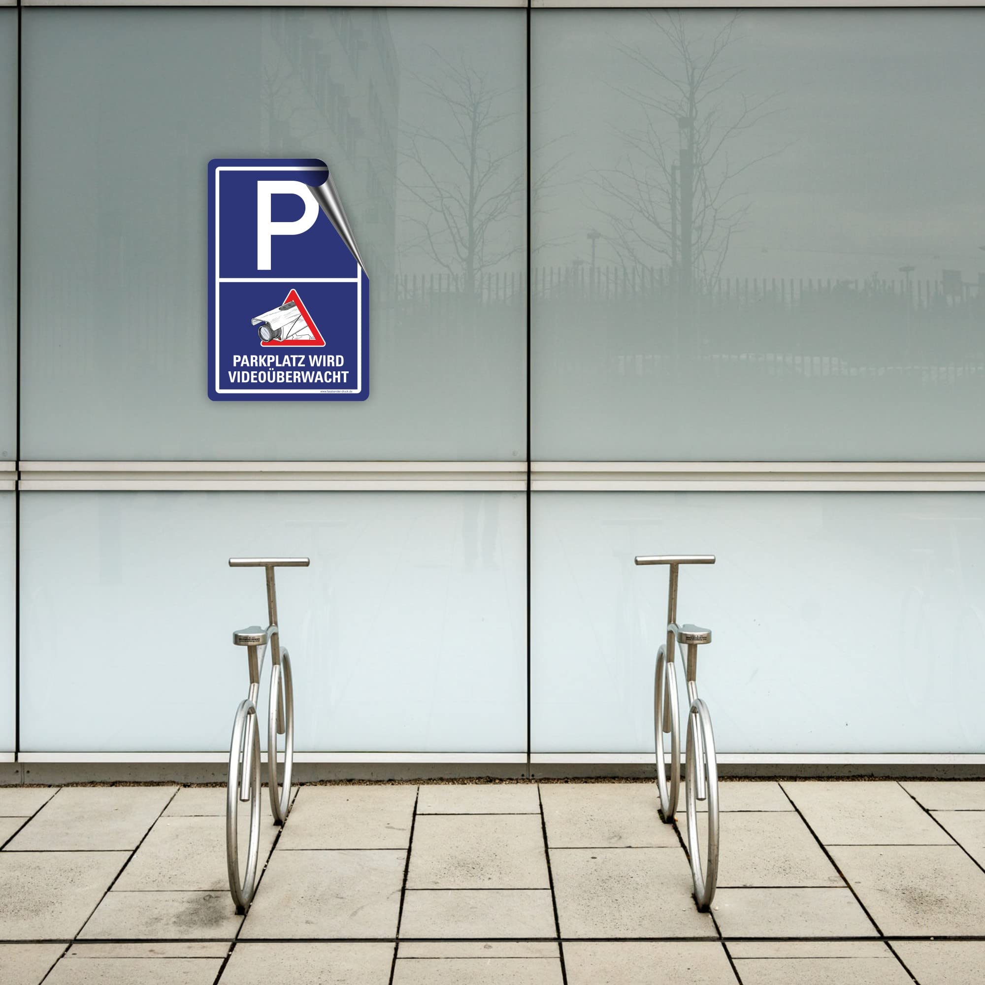 PARKPLATZ IST VIDEOÜBERWACHT Schild zum Markieren eines videoüberwachten Bereiches - Aluverbundplatte für ein Videoüberwachungsschild - (90x60cm AUFKL.)