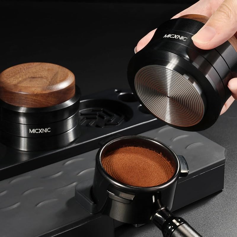 MICXNIC Kávétömörítő 54 mm Rugós Önszintező Espresso Tamper Sage Breville Barista Express Portafilterhez Dió Fekete